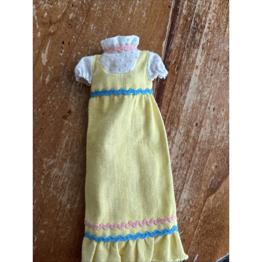 Vintage Mattel Barbie SKIPPER #8610 Yellow Maxi Dress (1973) .